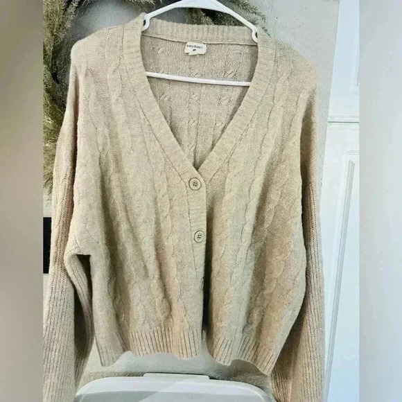 WORLD MARKET ONE SIZE SOFT GOLDEN COLOR SWEATER ONE SIZE - Picture 1 of 6